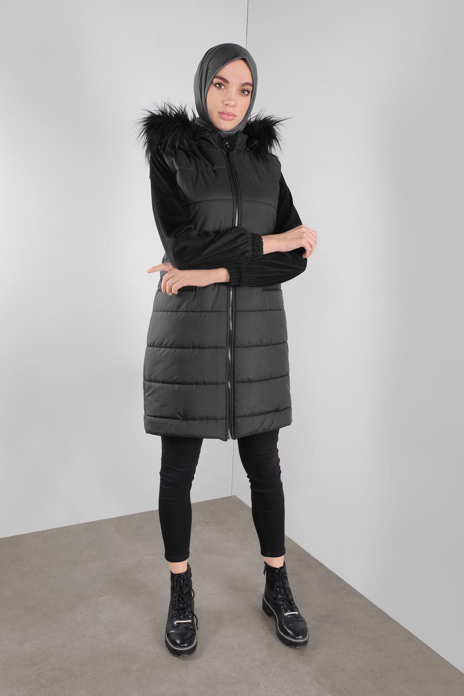 Tesettür giyim SİYAH KAPÜŞONLU CEP DETAYLI ŞİŞME YELEK 90146 
