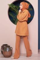 Tesettür giyim TURUNCU KUŞAĞI ZİNCİR DETAYLI GENİŞ YAKA İKİLİ PANT. TAKIM 81051 