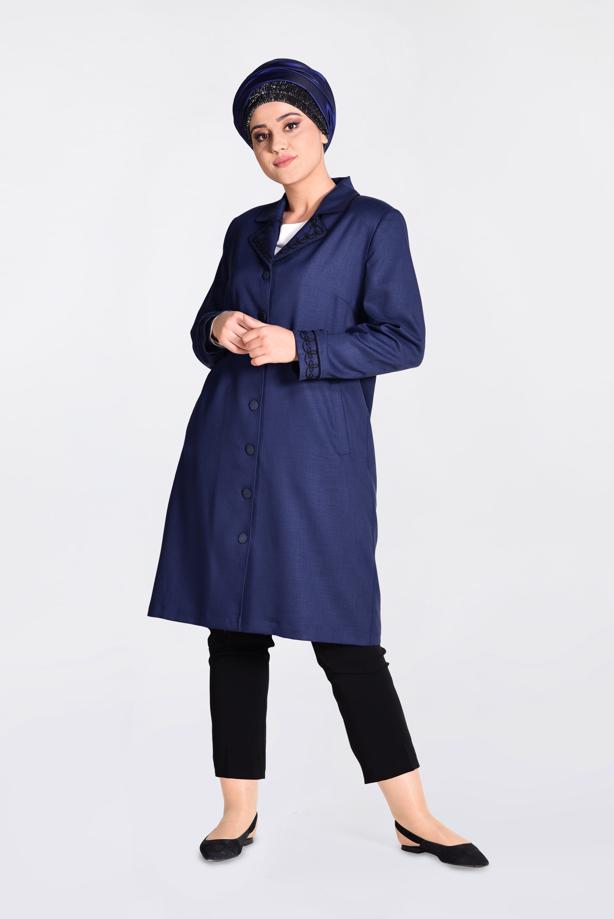 Vêtements hijab BLEU MARINE TRENCH-COAT À BOUTONS BRODÉS ALVINA 1297 - TRENDTESETTÜR