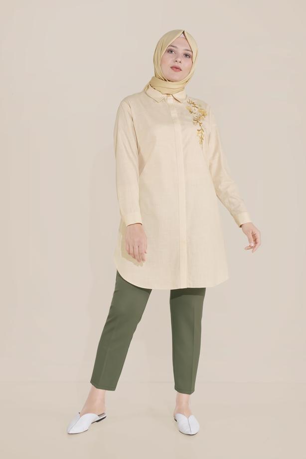 Vêtements hijab BRUN ALVİNA TUNIQUE EN COTON BRODÉ FLORAL À BOUTONS 20047 - TRENDTESETTÜR