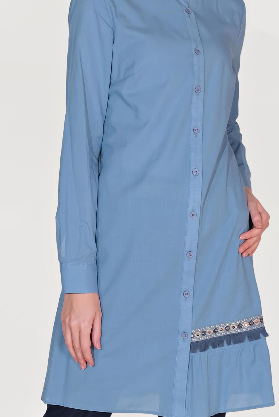 Tesettür giyim MAVİ ALVİNA NAKIŞ DETAYLI DÜĞMELİ PAMUKLU TUNİK 40593 