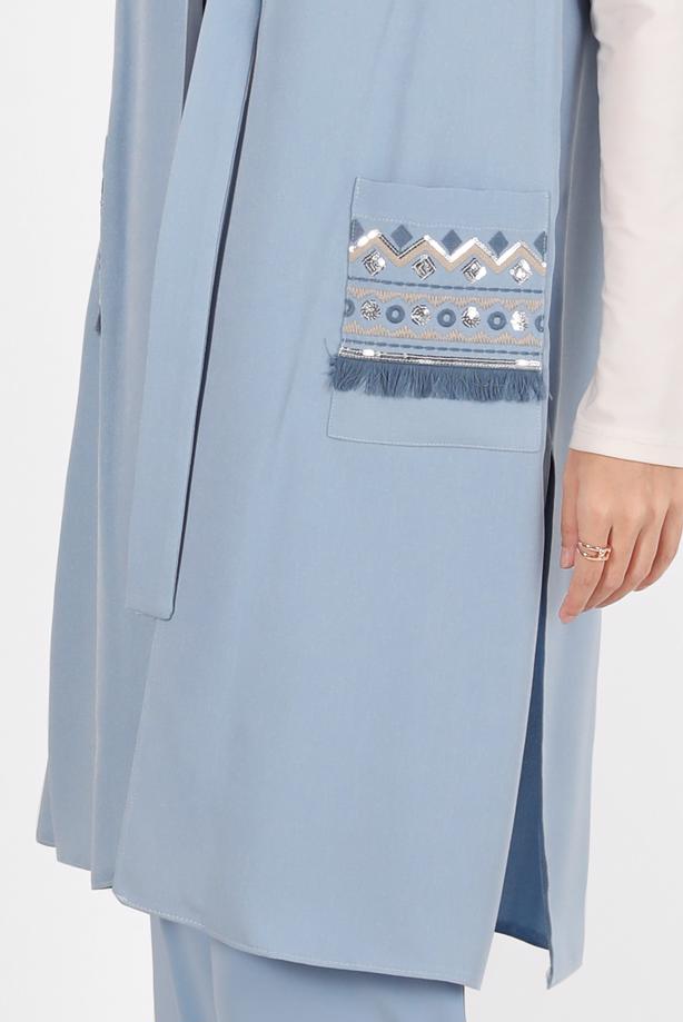 Vêtements hijab BLEU ALVİNA GILET AVEC POCHE BRODÉE 40848 - TRENDTESETTÜR