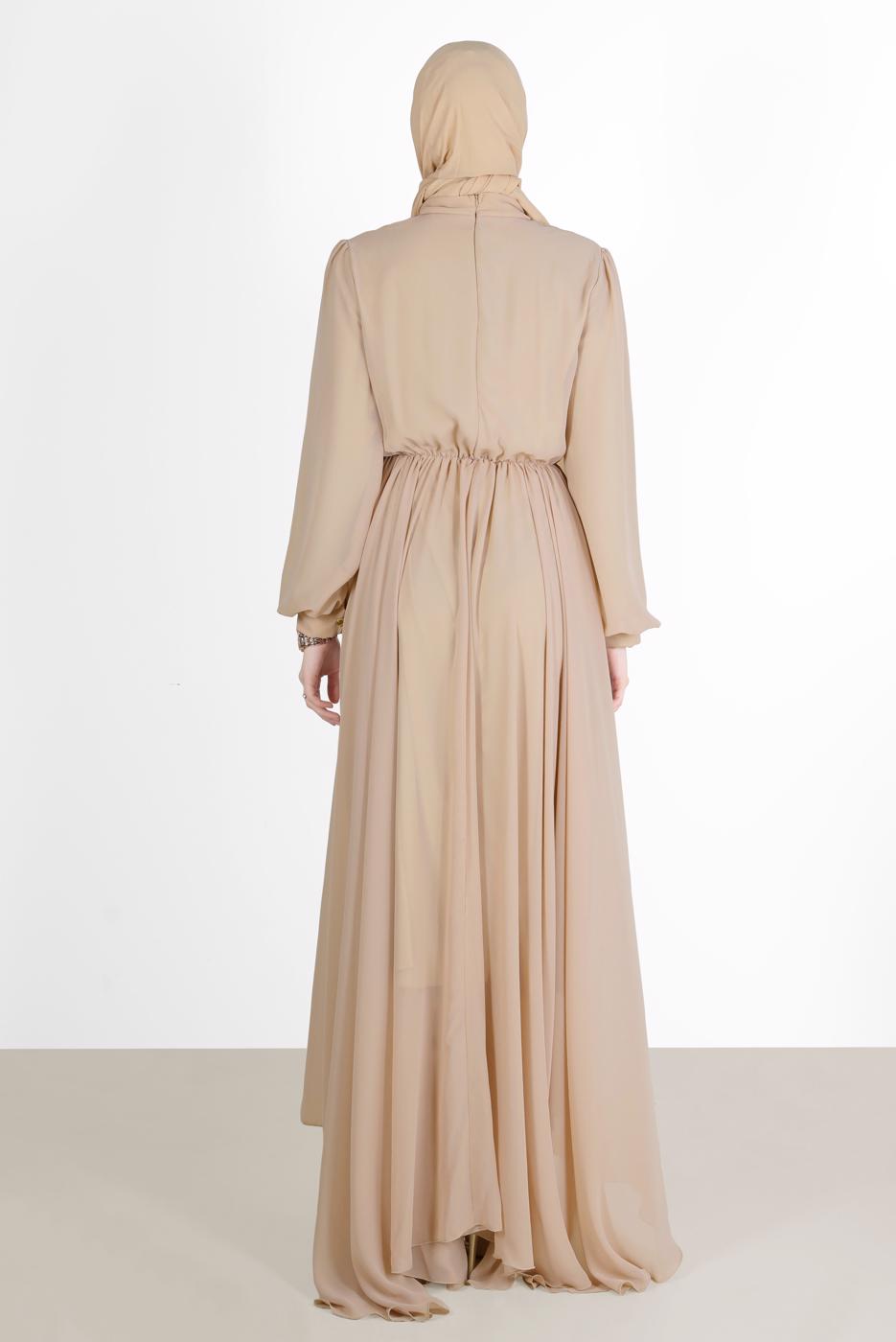 Tesettür giyim BEJ PİLE GÖRÜNÜMLÜ BELİ BÜZGÜLÜ ABİYE ELBİSE 65015 