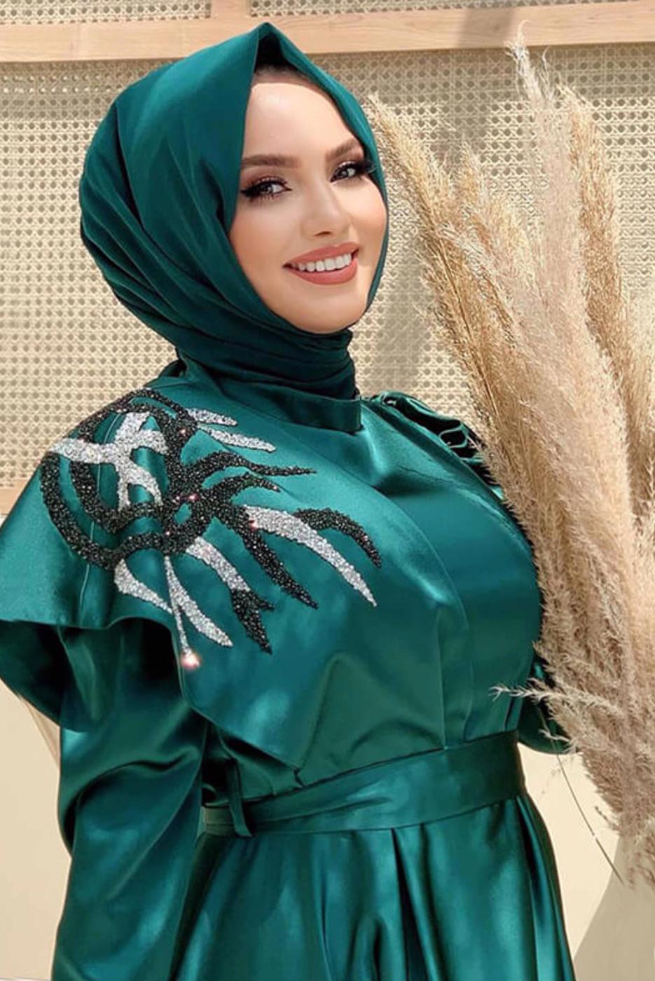 Tesettür giyim YEŞİL TAŞ DETAYLI VOLANLI ABİYE T 7099