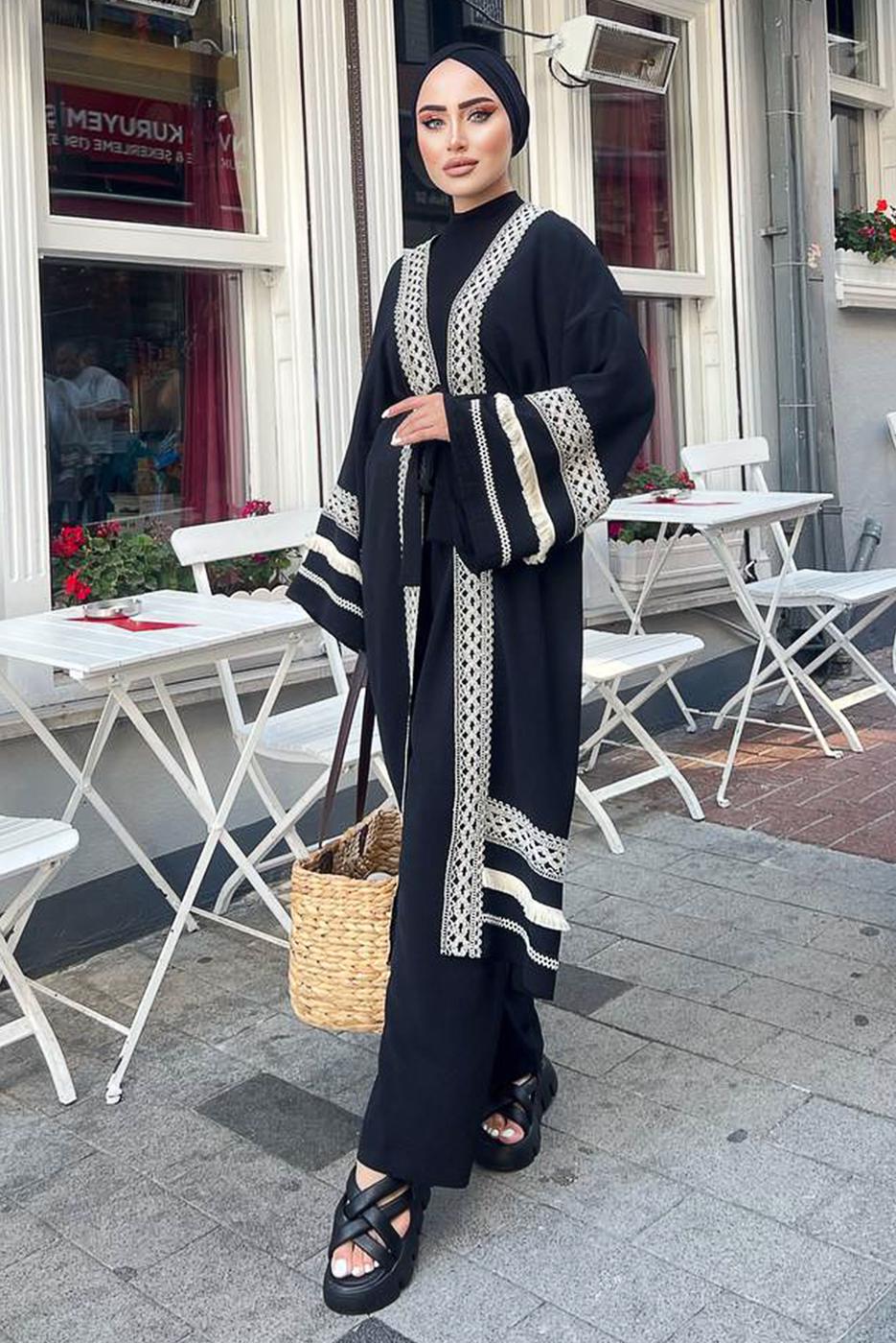 Tesettür giyim SİYAH NAKIŞLI PÜSKÜLLÜ KİMONO 0781 