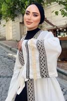 Tesettür giyim BEYAZ NAKIŞLI PÜSKÜLLÜ KİMONO 0781 