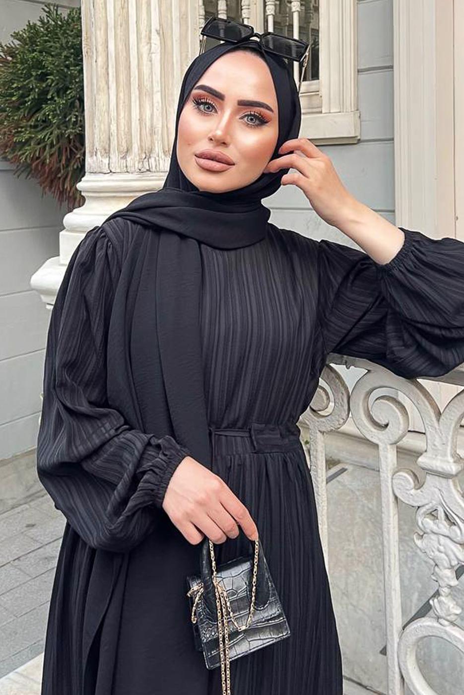 Tesettür giyim SİYAH GÜPÜR DETAYLI BELİ BÜZGÜLÜ ELBİSE 0537 