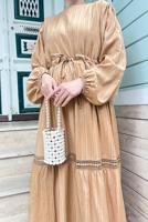 Tesettür giyim KAHVE GÜPÜR DETAYLI BELİ BÜZGÜLÜ ELBİSE 0537 