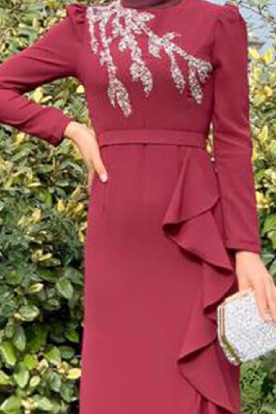 Vêtements hijab ROUGE BORDEAUX ROBE BRODÉE DE GEMMES À VOLANTS 0563