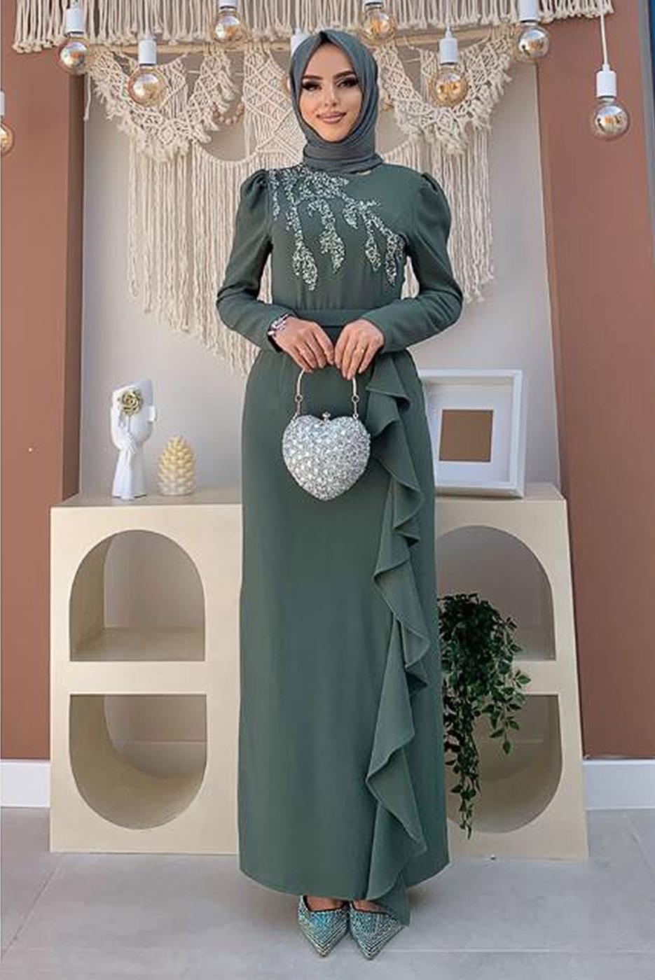 Tesettür giyim YEŞİL VOLANLI TAŞ İŞLEMELİ ELBİSE 0563 