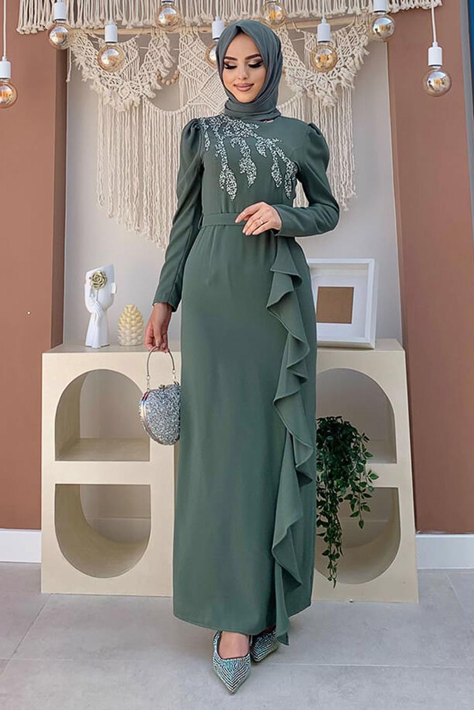 Tesettür giyim YEŞİL VOLANLI TAŞ İŞLEMELİ ELBİSE 0563 