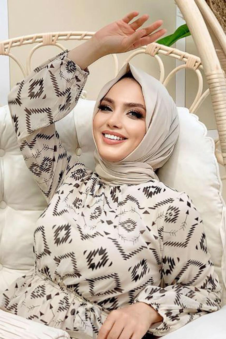 Tesettür giyim BEJ DESENLİ ŞİFON ELBİSE 0863