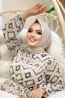 Tesettür giyim BEJ DESENLİ ŞİFON ELBİSE 0863