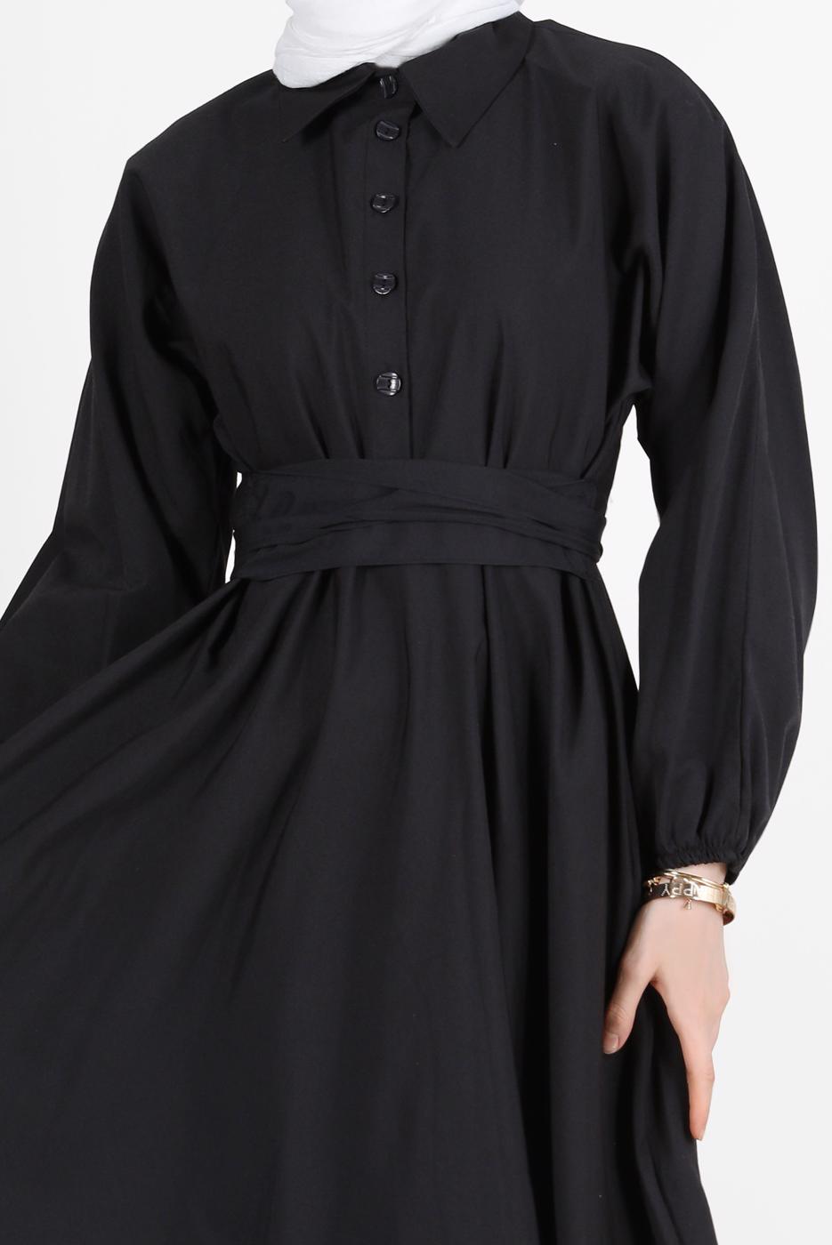 Tesettür giyim SİYAH DÜĞMELİ KUŞAKLI ELBİSE 09005