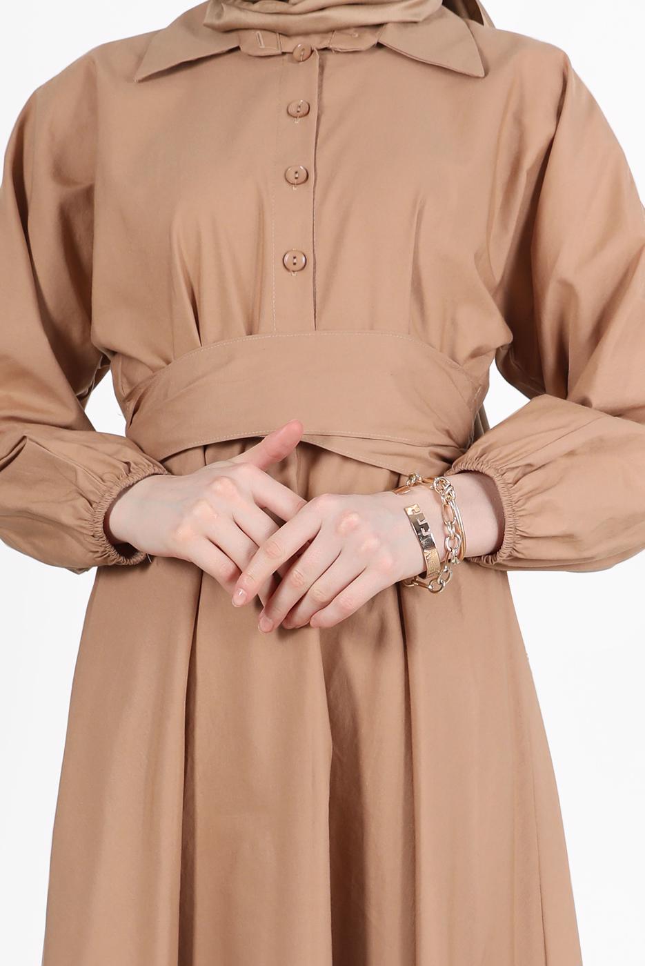 Tesettür giyim KAHVE DÜĞMELİ KUŞAKLI ELBİSE 09005