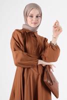 Tesettür giyim KAHVE DÜĞMELİ KUŞAKLI ELBİSE 09005