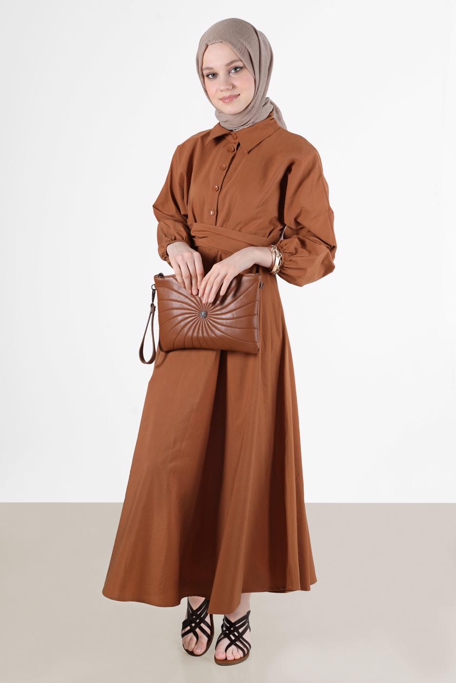 Tesettür giyim KAHVE DÜĞMELİ KUŞAKLI ELBİSE 09005