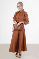 Tesettür giyim KAHVE DÜĞMELİ KUŞAKLI ELBİSE 09005