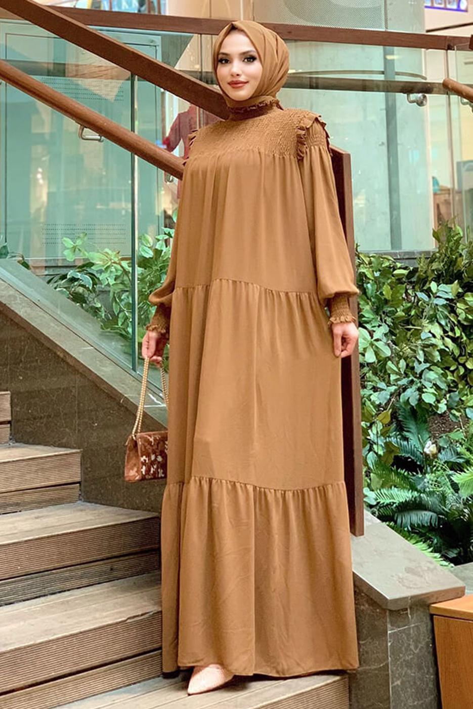 Tesettür giyim TABA BÜZGÜLÜ DİK YAKA FIRFIRLI ŞİFON ELBİSE 1153