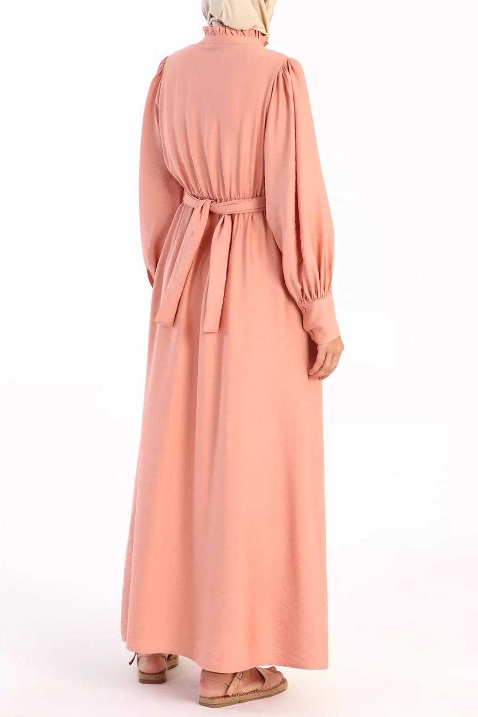 Tesettür giyim PUDRA BELİ KUŞAK DETAYLI YAKASI FIRFIRLI ELBİSE 13006	