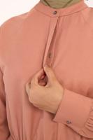 Tesettür giyim PUDRA BELİ BÜZGÜLÜ GİZLİ DÜĞMELİ KATLI ELBİSE 20006 