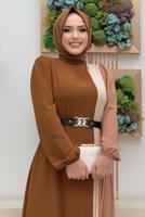 Tesettür giyim TABA ÜÇ RENKLİ PİLİSELİ ELBİSE T 2263