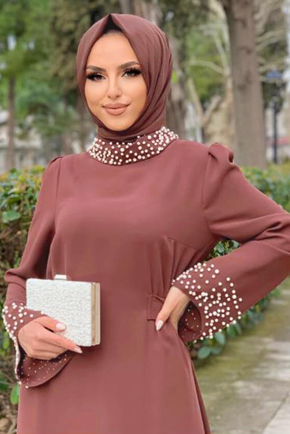 Tesettür giyim PEMBE YAKASI VE MANŞETLERİ İNCİ DETAYLI ELBİSE T 2563