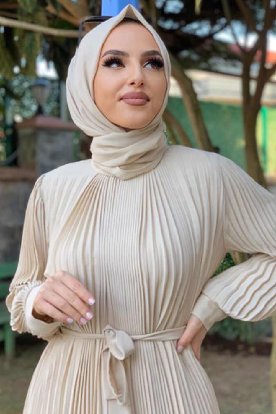 Tesettür giyim BEJ PİLİSELİ KREP ELBİSE 3043