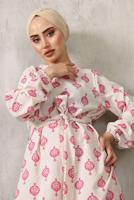 Tesettür giyim PEMBE ETEĞİ BÜZGÜLÜ DESENLİ KETEN ELBİSE 3632 