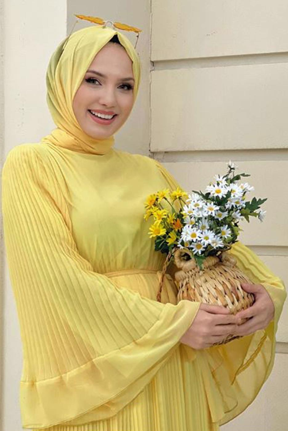 Tesettür giyim SARI PİLİSELİ KUŞAKLI ELBİSE T 4043