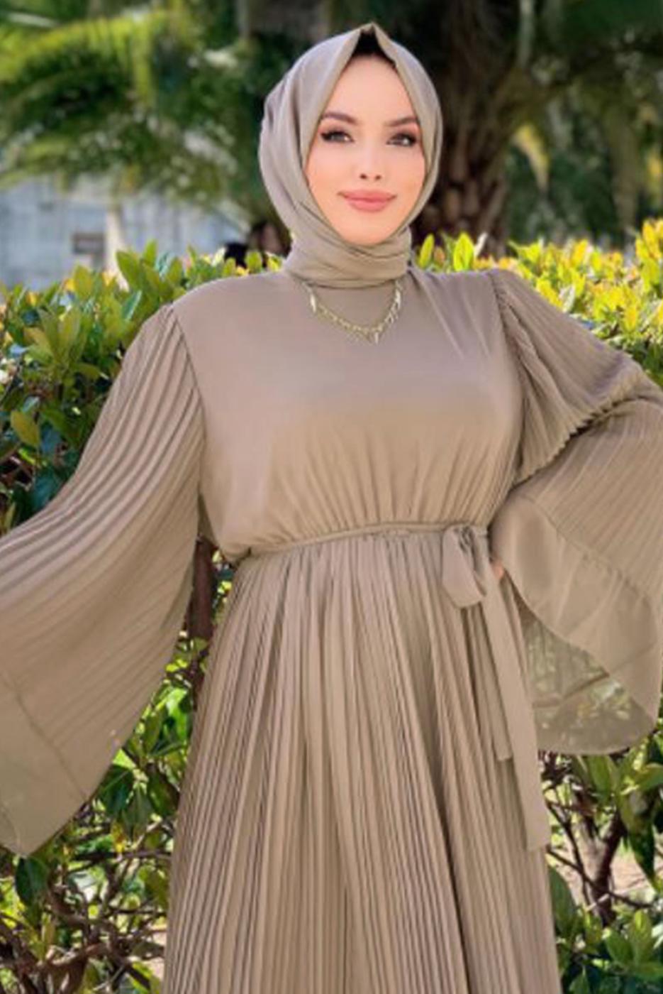 Tesettür giyim VİZON PİLİSELİ KUŞAKLI ELBİSE T 4043