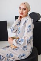 Tesettür giyim MAVİ ÇİÇEK DESENLİ KUŞAKLI KETEN ELBİSE 4452 