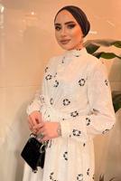 Tesettür giyim KREM ÇİÇEK BASKILI BELİ BÜZGÜLÜ ELBİSE 5137