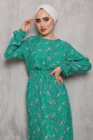 Tesettür giyim YEŞİL ÇİÇEK DESENLİ KUŞAKLI ELBİSE 6832 