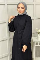 Tesettür giyim SİYAH KABARTMA DESENLİ KUŞAKLI ELBİSE 7151 