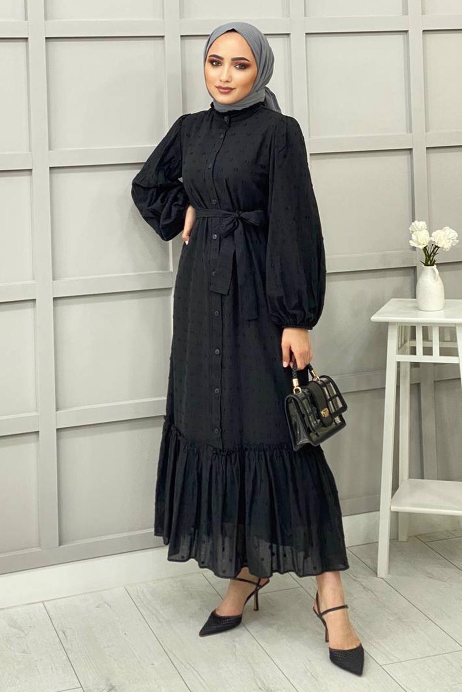 Tesettür giyim SİYAH KABARTMA DESENLİ KUŞAKLI ELBİSE 7151 