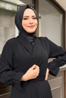 Tesettür giyim SİYAH ETEĞİ PİLİSELİ KEMERLİ ELBİSE 7743 