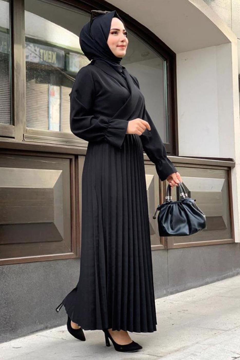 Tesettür giyim SİYAH ETEĞİ PİLİSELİ KEMERLİ ELBİSE 7743 