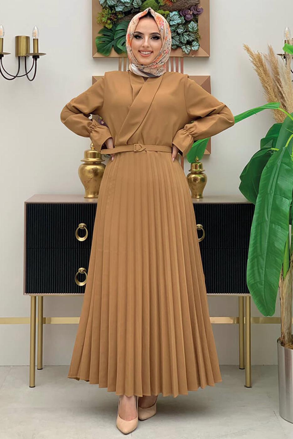 Tesettür giyim TURUNCU ETEĞİ PİLİSELİ KEMERLİ ELBİSE 7743 