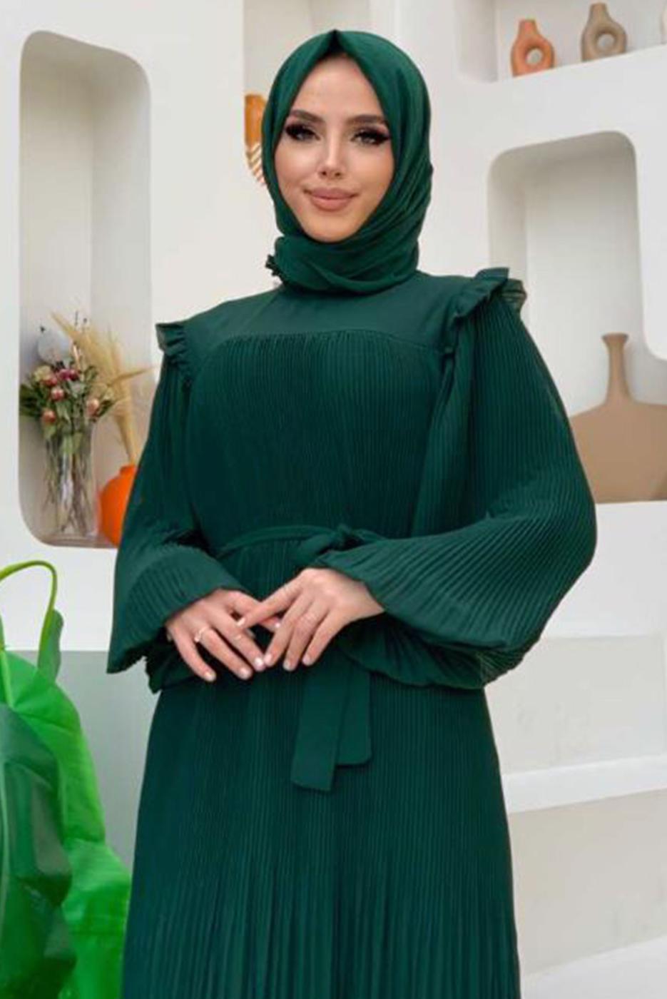 Tesettür giyim YEŞİL OMUZLARI FIRFIR DETAYLI PİLİSELİ ELBİSE 8263