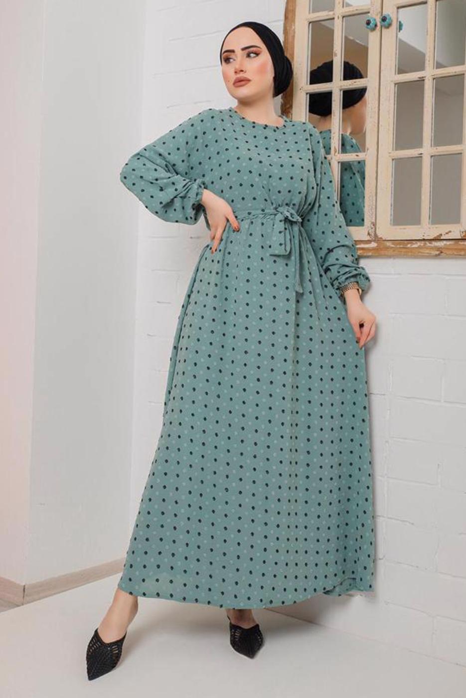 Tesettür giyim YEŞİL BELİ KUŞAKLI PUANTİYELİ ELBİSE 9042 