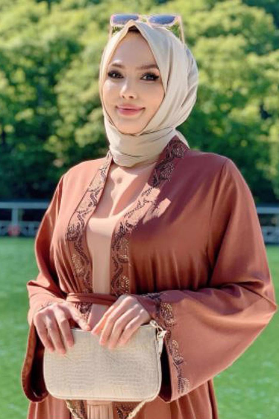 Tesettür giyim KAHVE NAKIŞLI KUŞAKLI FERACE 4867 