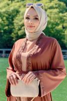 Tesettür giyim KAHVE NAKIŞLI KUŞAKLI FERACE 4867 