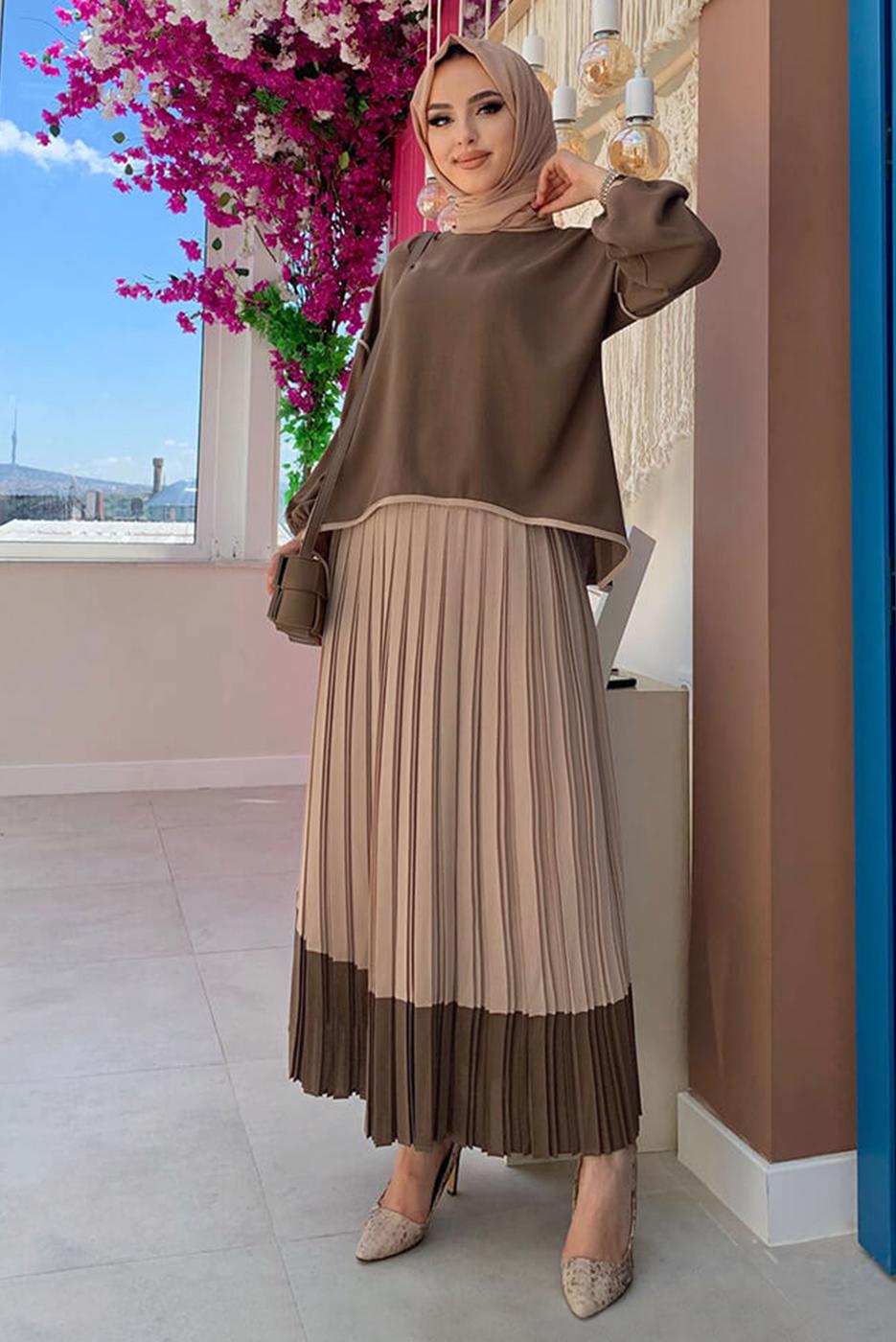 Tesettür giyim KAHVE ETEĞİ PİLİSELİ TAKIM 5518	