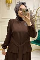 Tesettür giyim KAHVE PİLİSELİ KUŞAKLI ETEKLİ TAKIM 8035 