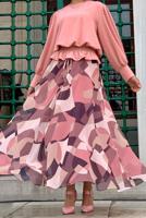 Tesettür giyim PUDRA BELİ BÜZGÜLÜ DESENLİ ETEKLİ TAKIM T 8928