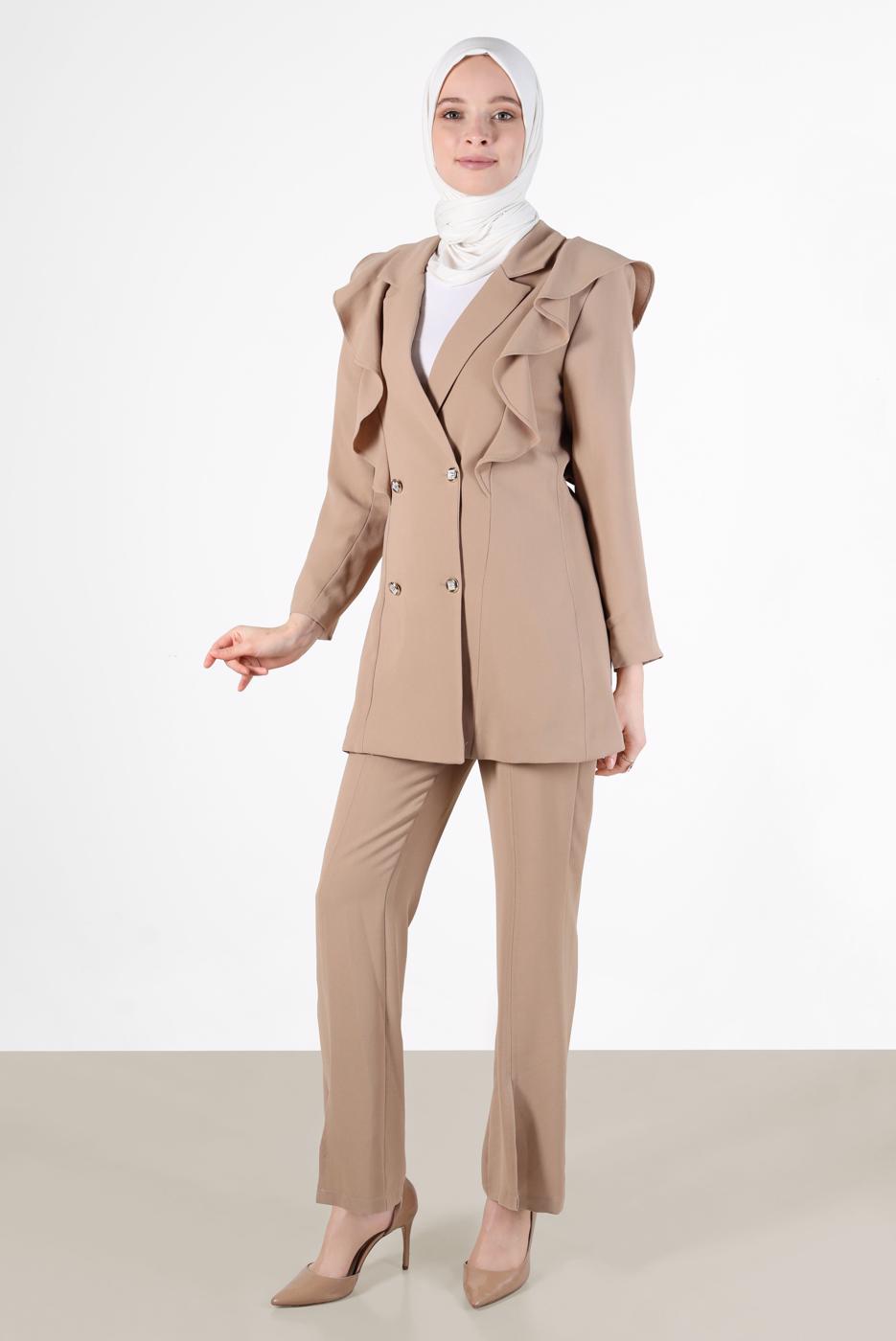 Tesettür giyim BEJ DÜĞMELİ VOLANLI PANT. TAKIM 04051	