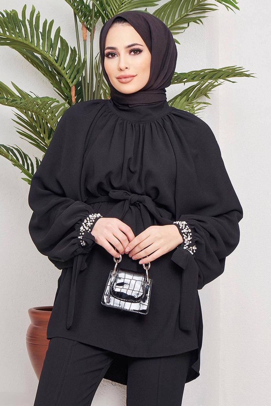 Tesettür giyim SİYAH MANŞETLERİ TAŞ İŞLEMELİ BELİ KUŞAKLI PANT. TAKIM 11051	