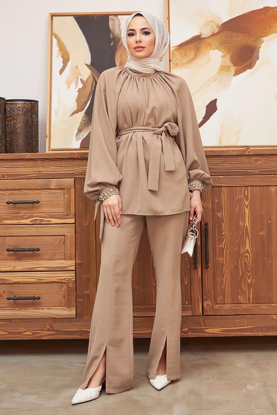 Tesettür giyim KAHVE MANŞETLERİ TAŞ İŞLEMELİ BELİ KUŞAKLI PANT. TAKIM 11051	