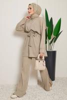 Tesettür giyim BEJ BELDEN BAĞLAMALI FİTİLLİ PANTOLONLU TAKIM 18051 